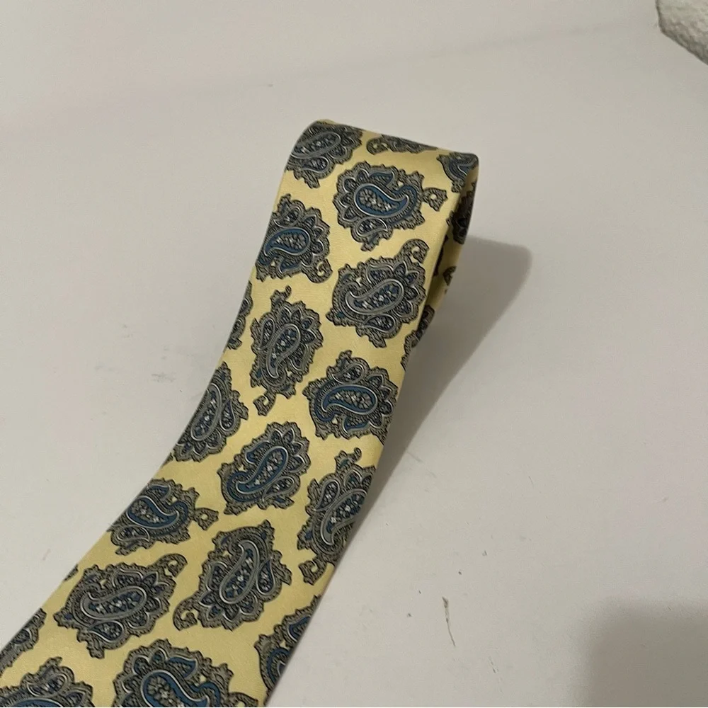 Gant stains please necktie